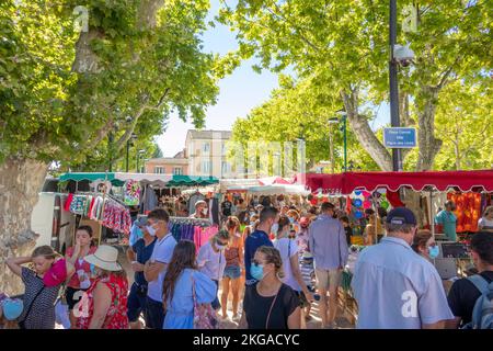 Freiluftmarkt Saint-Tropez am Place des Lices in der Provence, Frankreich, in Europa Stockfoto