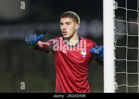 Ayr, Großbritannien. 22.. November 2022. Scotland under 19s spielte in der Qualifikationsrunde 2023 der European under 19 Championship gegen Frankreich under 19s im Sommerset Park, Ayr, Ayrshire Scotland, Großbritannien. Frankreich gewann 3 -1, Schottland tritt aus dem Wettbewerb aus, und Frankreich geht in die nächste Runde. Kredit: Findlay/Alamy Live News Stockfoto