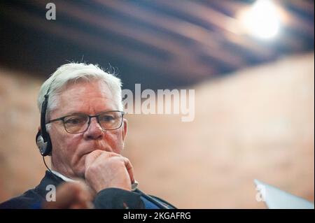 Bogota, Kolumbien, 22. November 2022. Kristinn Hrafnsson, Chefredakteur von WikiLeaks, spricht am 22. November 2022 in Bogota, Kolumbien, während einer Diskussion über die Meinungsfreiheit an der Kolumbianischen Nationaluniversität. Stockfoto