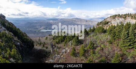 Panoramablick vom Gipfel des Grandfather Mountain im Pisgah National Forest, North Carolina Stockfoto