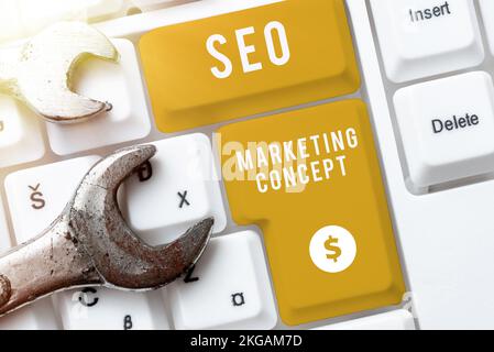 Konzeptüberschrift Seo Marketing Concept. Ein Wort zur Strategie, die zur Erfüllung der Kundenbedürfnisse implementiert wird Stockfoto