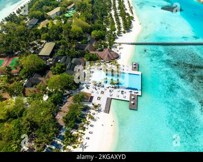 Luftaufnahme, Paradise Island mit Wasser Bungalows, Indischer Ozean, Lankanfushi, North Malé Atoll, Malediven, Asien Stockfoto