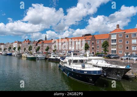 Stadtbild in Rouaansekaai, Middelburg, Zeeland, Niederlande Stockfoto