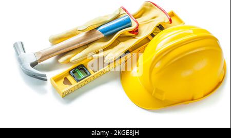 Helmhandschuhe Nivellierhammer Bauwerkzeuge isoliert auf weiß Stockfoto