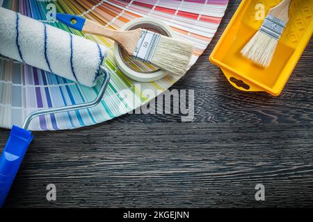 Farbpinsel Rollenfach Farbe pantone Klebeband. Stockfoto