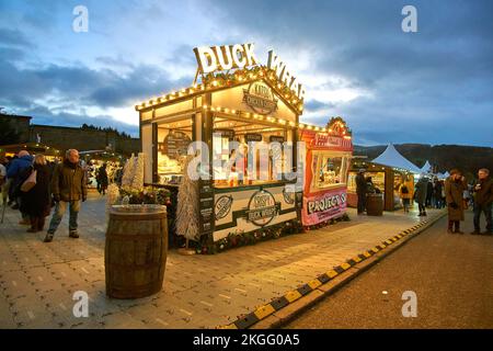 Fastfood-Lieferwagen auf einem Weihnachtsmarkt in Derbyshire Stockfoto