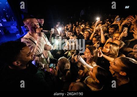 Kopenhagen, Dänemark. 22.. November 2022. Der britische Rapper ArrDee führt ein Live-Konzert im Pumpehuset in Kopenhagen auf. (Foto: Gonzales Photo/Alamy Live News Stockfoto