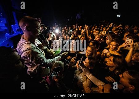 Kopenhagen, Dänemark. 22.. November 2022. Der britische Rapper ArrDee führt ein Live-Konzert im Pumpehuset in Kopenhagen auf. (Foto: Gonzales Photo/Alamy Live News Stockfoto