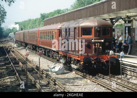 „Steam on the Met“ 1989, Metropolitan Railway Electric Locomotive No. 12 „Sarah Siddons“ Watford U-Bahnstation, Watford, Hertfordshire, Großbritannien Stockfoto