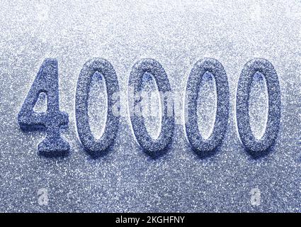 40K oder 40 000 Anhänger oder „Gefällt mir“-Dankeskarte mit blauen Zahlen. Das Konzept der Social Media-Feier Stockfoto