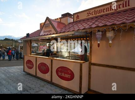 Fastfood-Lieferwagen auf einem Weihnachtsmarkt in Derbyshire Stockfoto