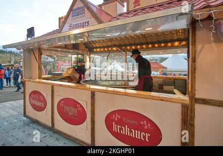 Fastfood-Lieferwagen auf einem Weihnachtsmarkt in Derbyshire Stockfoto