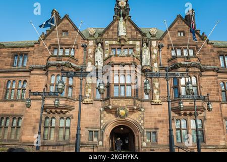 Das Coventry Council House Earl Street Tudor-Gebäude im Stil des II. Weltkulturerbes öffnete 1920 Statuen von Godiva, Leofric und Justiz um den Eingang Stockfoto