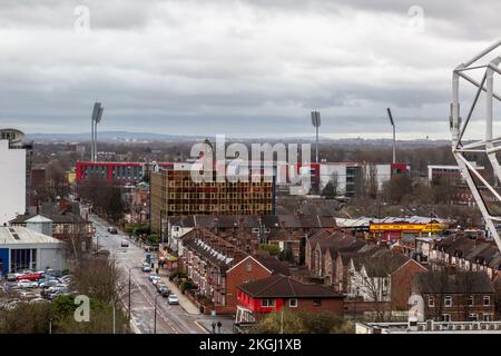 Old Trafford Cricket Ground, Heimat des Lancashire County Cricket Club, aus dem Old Trafford Stadium von Manchester United, Manchester Stockfoto