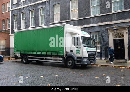 London, Großbritannien. 23.. November 2022. Neue Bodenbeläge werden an die Downing Street No11 geliefert. Gutschrift: MARTIN DALTON/Alamy Live News Stockfoto