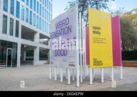 London - November 2022: Design Museum an der Kensington High Street W8 Stockfoto