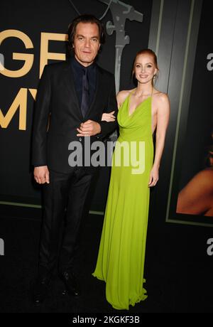 LOS ANGELES, KALIFORNIEN - 21. NOVEMBER: (L-R) Michael Shannon und Jessica Chastain nehmen am 21. November 2022 in Los Angeles, Kalifornien, an der Premiere „George & Tammy“ von Showtime in den Goya Studios Teil. Kredit: Jeffrey Mayer/JTMPhotos/MediaPunch Stockfoto