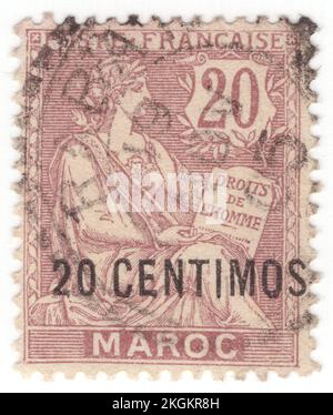 FRANZÖSISCH-MAROKKO - 1903: Eine braune, violette Briefmarke mit 20 Tausend auf 20 Centimes, die die alte Göttin als Allegorie „die Rechte des Menschen“ darstellt, entworfen von Paul-Joseph Blanc. Capital — Rabat. Das französische Marokko war von 1912 bis 1956 ein französisches Protektorat, als es zusammen mit den spanischen und tangischen Zonen Marokkos das unabhängige Land Marokko wurde. In der internationalen Zone Tanger im Norden Marokkos wurden Briefmarken mit der Aufschrift „Tanger“ verwendet Stockfoto