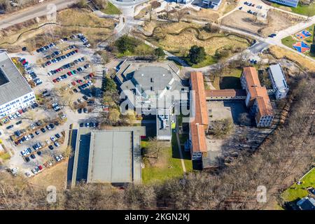 Luftaufnahme, Berliner Platz Kulturzentrum und Franz Stock High School in Hüsten, Arnsberg, Sauerland, Nordrhein-Westfalen, Deutschland, Bildung, Ed Stockfoto