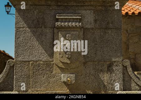 Ein alter Wasserhahn in Castelo Mendo, Portugal Stockfoto