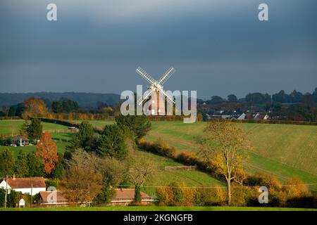 Thaxted Windmill, 2022. November mit John Webbs Windmill Stockfoto