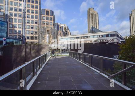 London, Großbritannien. 23.. November 2022 Außenansicht des Museum of London. Stockfoto