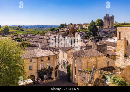 Frankreich, Nouvelle-Aquitaine, Saint-Emilion, Blick auf Häuser in der historischen Stadt Stockfoto
