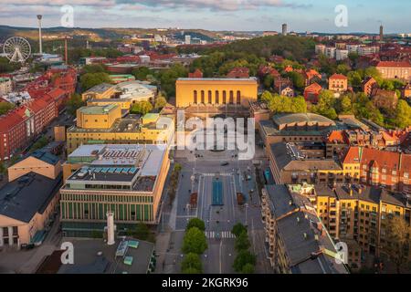 Schweden, Vastra Gotaland County, Göteborg, Blick auf das Kunstmuseum am Gotaplatsen Platz in der Abenddämmerung Stockfoto