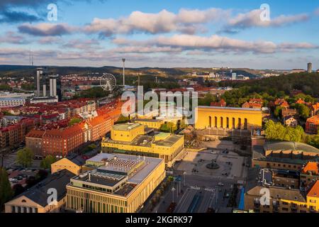 Schweden, Vastra Gotaland County, Göteborg, Blick auf das Kunstmuseum am Gotaplatsen Platz in der Abenddämmerung Stockfoto