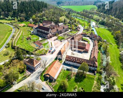 Deutschland, Baden-Wurttemberg, Wertheim, Luftaufnahme des Bronnbachklosters Stockfoto