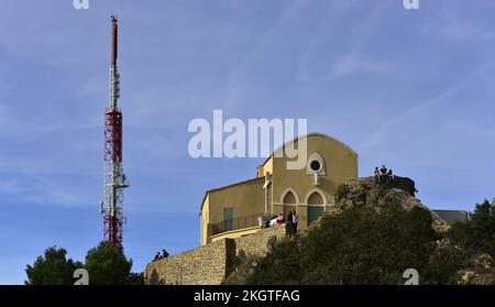 Sicié-Antenne und Kapelle ND du Mai in La Seyne sur Mer Stockfoto