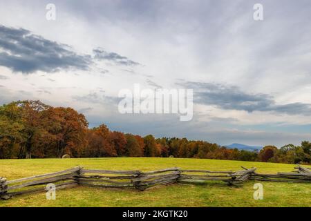 Herbstlandschaften entlang des Blue Ridge Parkway in Virginia, USA. Stockfoto