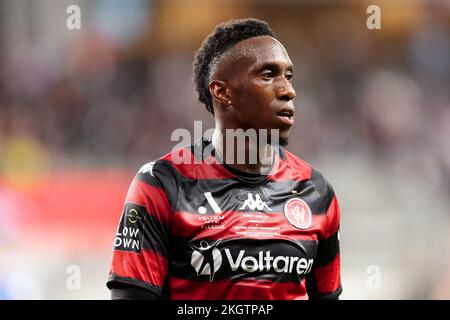 Sydney, Australien. 23.. November 2022. SYDNEY, AUSTRALIEN - 23. NOVEMBER: Yeni N'Gbakoto of Wanderers blickt während des Spiels zwischen Everton und Wanderers im CommBank Stadium am 23. November 2022 in Sydney, Australien. Kredit: IOIO IMAGES/Alamy Live News Stockfoto