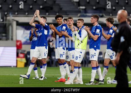 Sydney, Australien. 23.. November 2022. SYDNEY, AUSTRALIEN - 23. NOVEMBER: Die Spieler des Everton FC danken ihren Fans nach dem Spiel zwischen Everton und Wanderers im CommBank Stadium am 23. November 2022 in Sydney, Australien. Gutschrift: IOIO IMAGES/Alamy Live News Stockfoto