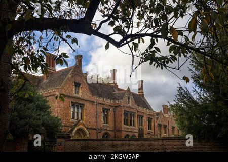 CAMBRIDGE, Großbritannien - 31. OKTOBER 2022: Außenansicht des St John's College, Masters Lodge Stockfoto