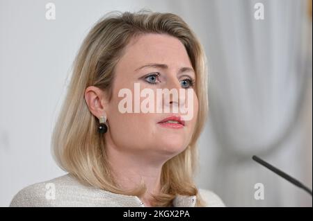 Wien, Österreich. 23. November 2022. Ministerrat im Bundeskanzleramt mit Susanne Raab (ÖVP), Bundesministerin für Frauen und Integration Stockfoto