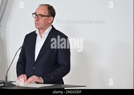 Wien, Österreich. 23. November 2022. Ministerrat im Bundeskanzleramt mit Gesundheitsminister Johannes Rauch (die Grünen) Stockfoto