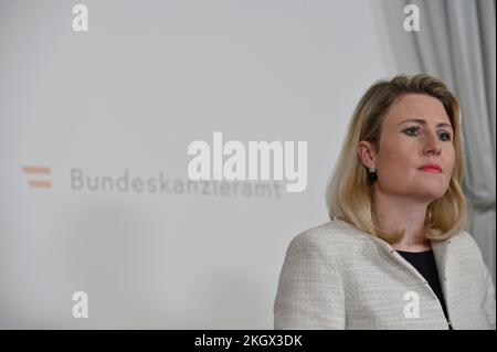 Wien, Österreich. 23. November 2022. Ministerrat im Bundeskanzleramt mit Susanne Raab (ÖVP), Bundesministerin für Frauen und Integration Stockfoto