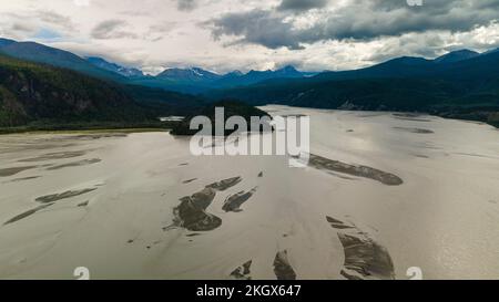 Eine malerische Aufnahme des Copper River im Wrangell-St Elias National Park im Copper Center, Alaska Stockfoto