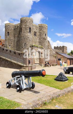 Rye Sussex das Rye Castle Museum oder der Ypern Tower im Gungarden Rye East Sussex England GB Europa Stockfoto