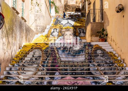 Farbenfrohe Stufen in der Altstadt von Noto, Sizilien, Italien. Stockfoto