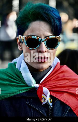 London, Großbritannien. Ich Bin Lily Boo. Demonstranten versammelten sich auf dem Parliament Square, um nach dem Tod von Mahsa Amini in Polizeigewahrsam Freiheit für den Iran zu fordern. Kredit: michael melia/Alamy Live News Stockfoto