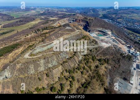 Luftaufnahme, Steinbruch Bilstein, Westdeutscher Greywacke Union, Brilon, Sauerland, Nordrhein-Westfalen, Deutschland, Aussichtspunkt Bergisch-Westerwald Hartsto Stockfoto