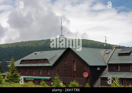 Berghotel Under Praded, der höchste Hügel der Jesenik-Berge, Tschechische republik. Stockfoto