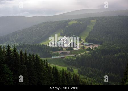 Berghotel in den Jesenik-Bergen. Ski- und Tourismuszentren in der Tschechischen Republik Stockfoto