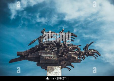 Izmir, Türkei - 14. Mai 2019: Baudenkmal der Republik auf dem Gundogdu-Platz. Stockfoto