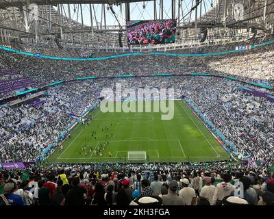 Wunderschöner Blick auf das Innere des Lusail Stadions. FIFA Weltmeisterschaft Katar 2022 Stockfoto