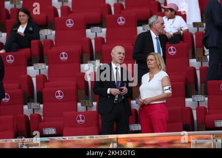 Doha, Katar. 23.. November 2022. DOHA, KATAR - NOVEMBER 23: Der Präsident der DFB, der Deutsche Fußballliga Bernd Neuendorf und die Innenministerin und Sportministerin Nancy Faeser während des FIFA-Weltmeisterschaftsspiels 2022 Gruppe E zwischen Deutschland und Japan am 23. November 2022 im Khalifa International Stadium in Doha, Katar. (Foto: Amin Jamali/ATP images) (JAMALI Amin/ATP/SPP) Guthaben: SPP Sport Press Photo. Alamy Live News Stockfoto