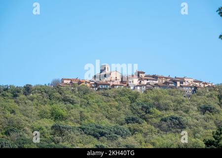 Gassin ist ein Dorf auf einem Hügel, Teil des Golfs von Saint-Tropez, in Frankreich, Französisch Riviera, Var, in Europa, in der Provence. Stockfoto