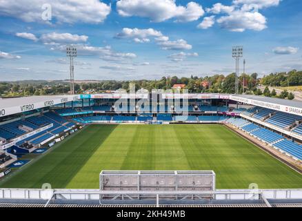 Randers, Mitteljütland, Dänemark - August 2022: Blick auf die Skyline des Randers Stadions (Cepheus Park), Heimstadion des Randers FC. Stockfoto